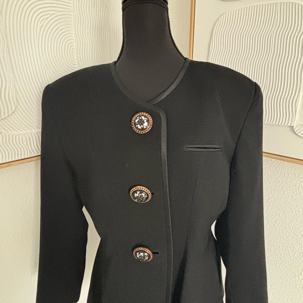 Elegant Black Women's blazer - Vintage Custom made - big buttons